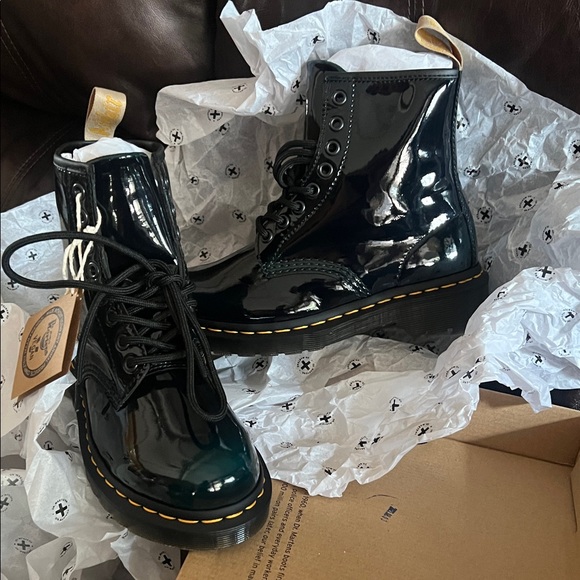 Dr. Martens Black Teal Gloss-1460 LACE UP BOOTS Vegas EU36 NIB LAST PAIR!! - Picture 12 of 14